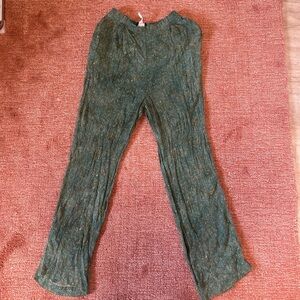 Green loose pants